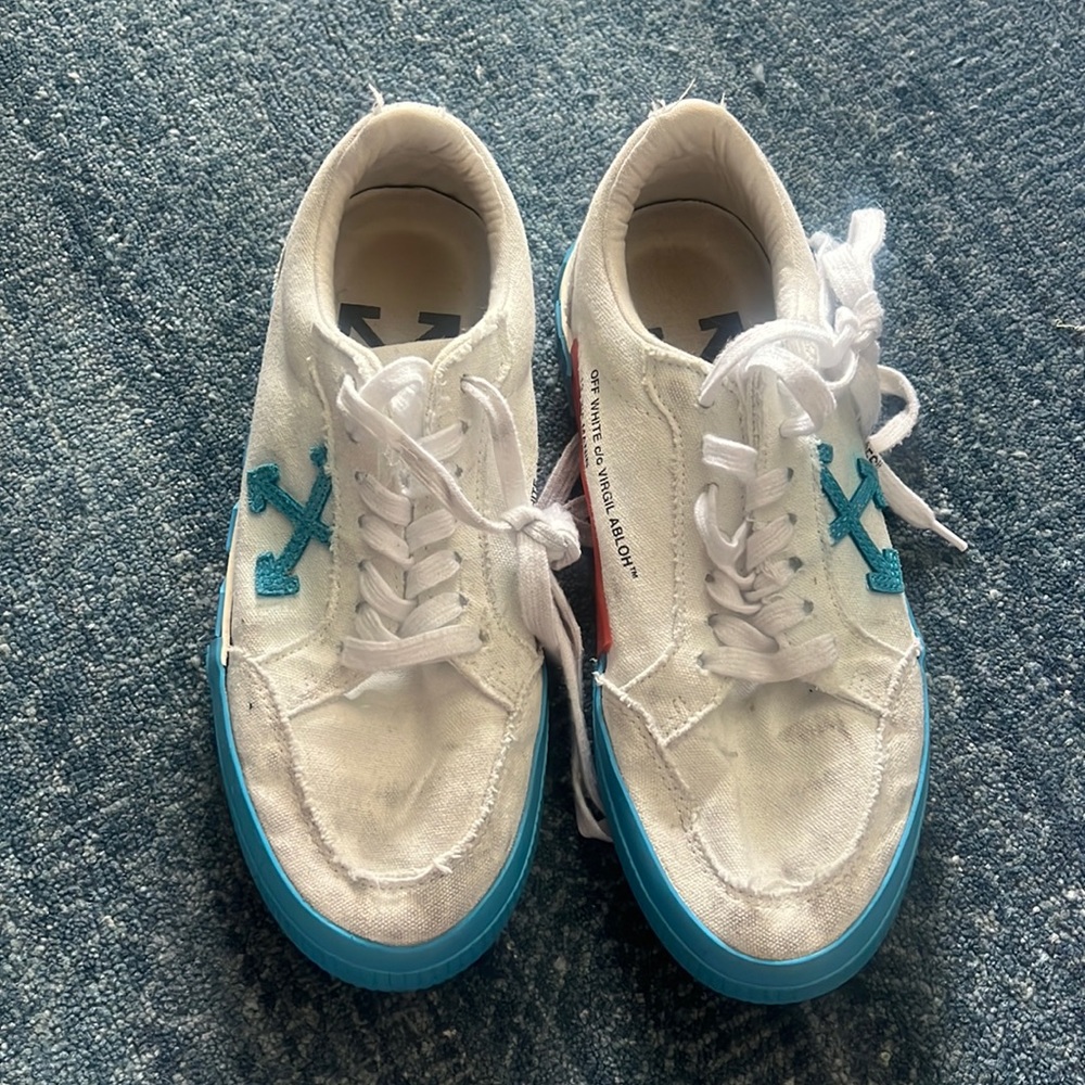 Off white LOW vulcanized canvas sneak #luxuryshoes #shoes #fashion #shoesaddict